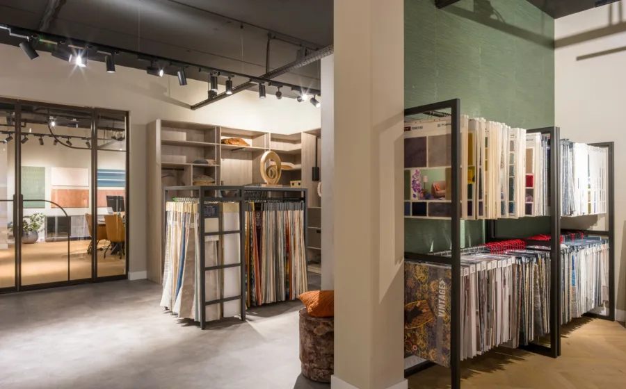 Gordijnstalen en behangboeken bij Aanhuis Veenendaal