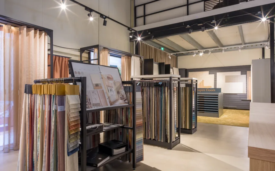 Aanhuis.nl Lelystand - dé woonwinkel van Lelystad voor vloeren, raamdecoratie, gordijnen, kasten op maat en meer!