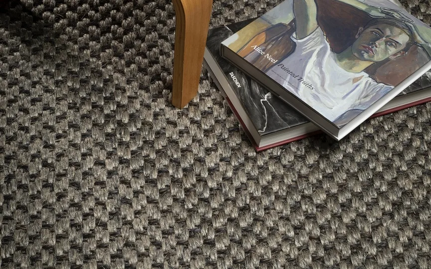 Cunera vloerbedekking in een donkere kleur