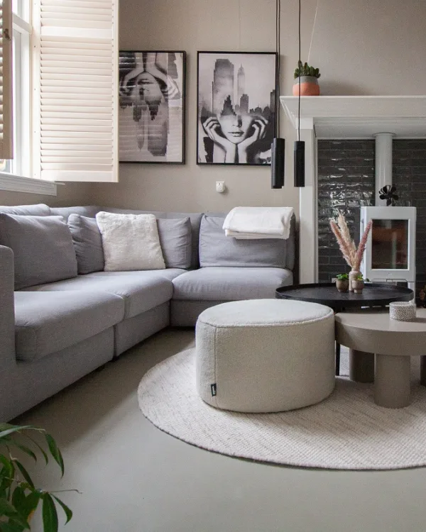 Gietvloer in woonkamer Scandinavische stijl