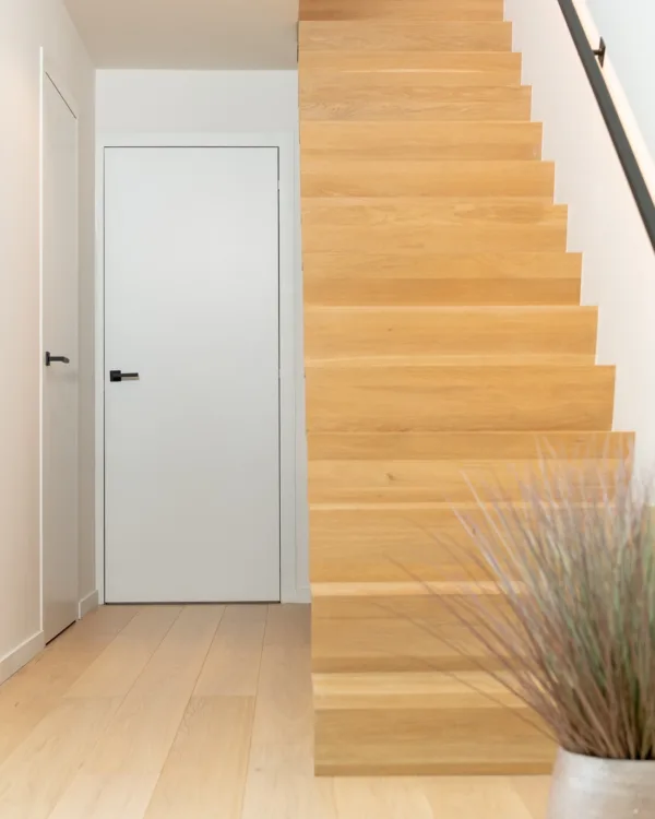 Een lichte Z-trap met ledgrip