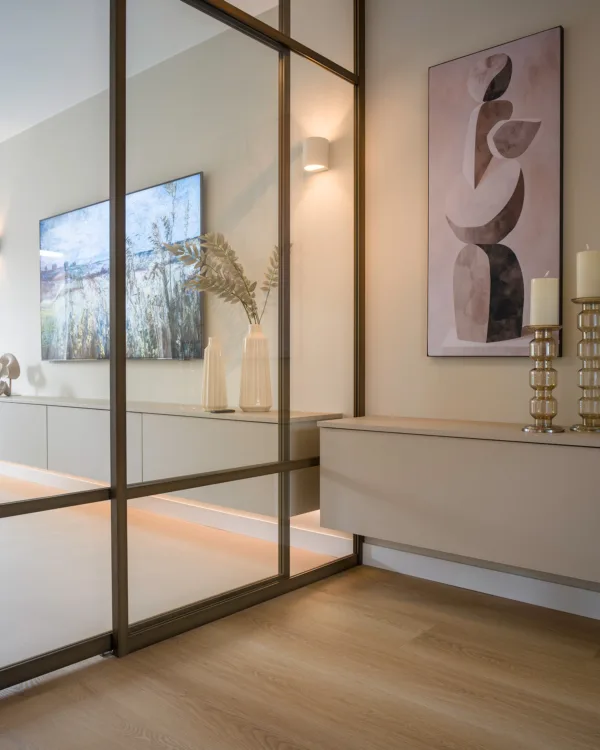 Stalen deur in woonkamer