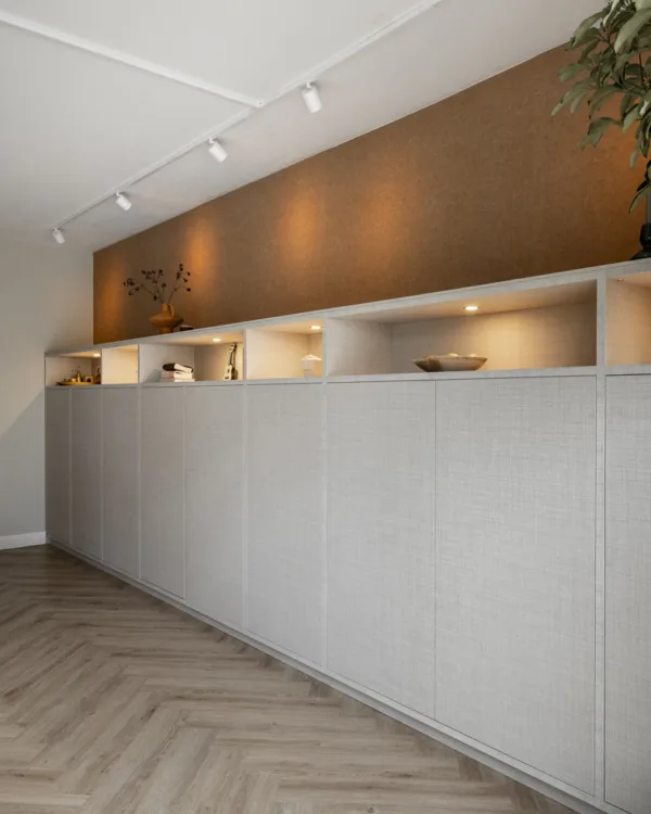 Allure wandkast tvkast op maat bij Aanhuis.nl - basic naturel woonstijl