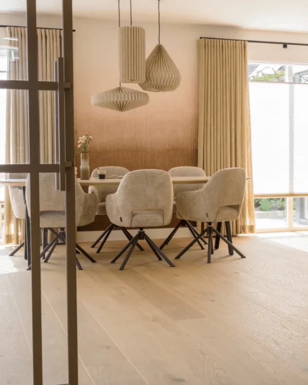 Frans Uyterlinde x Aanhuis Scandinavian chic behang