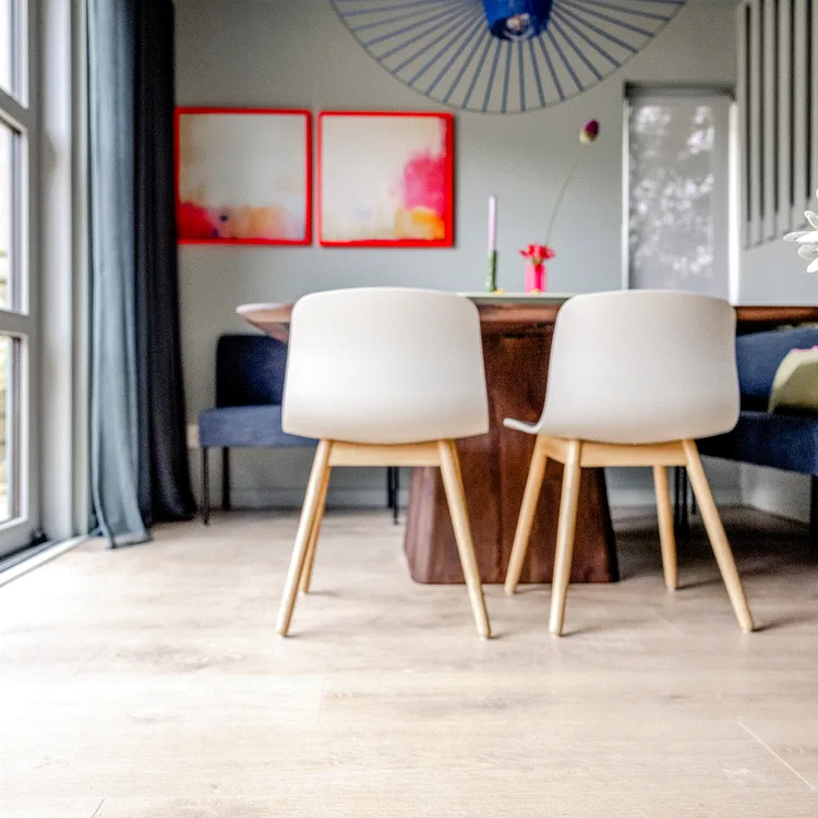 AH vtwonen S19 a12 Nieuw Vennep vintage modern Corepel wood warm eiken licht woonkamer