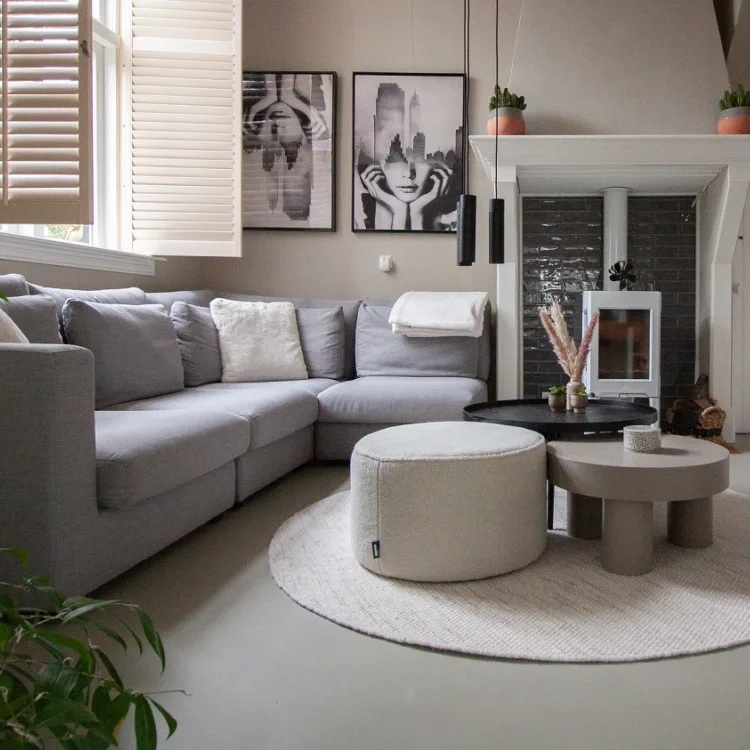 Gietvloer in woonkamer Scandinavische stijl