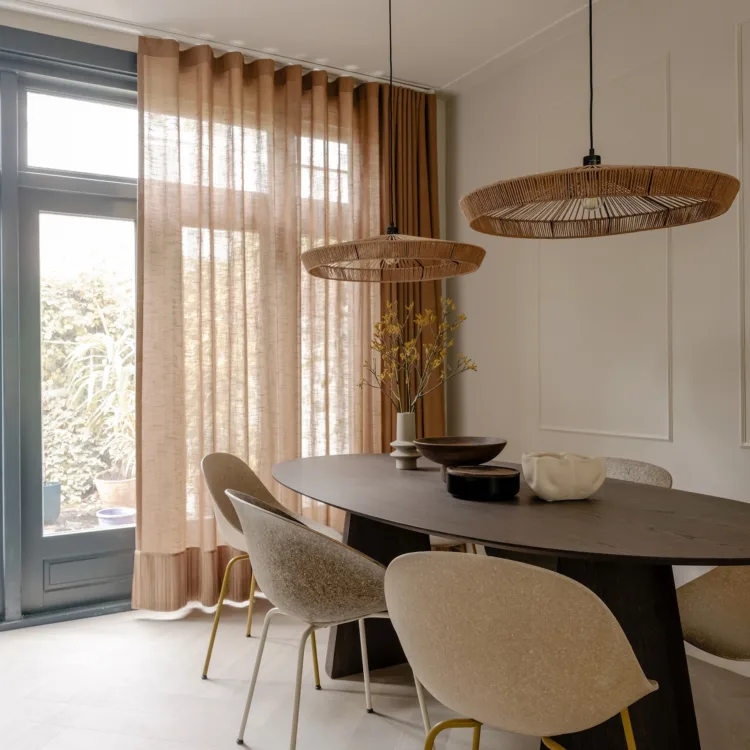 Gordijnen in een natuurlijke kleur in vtwonen